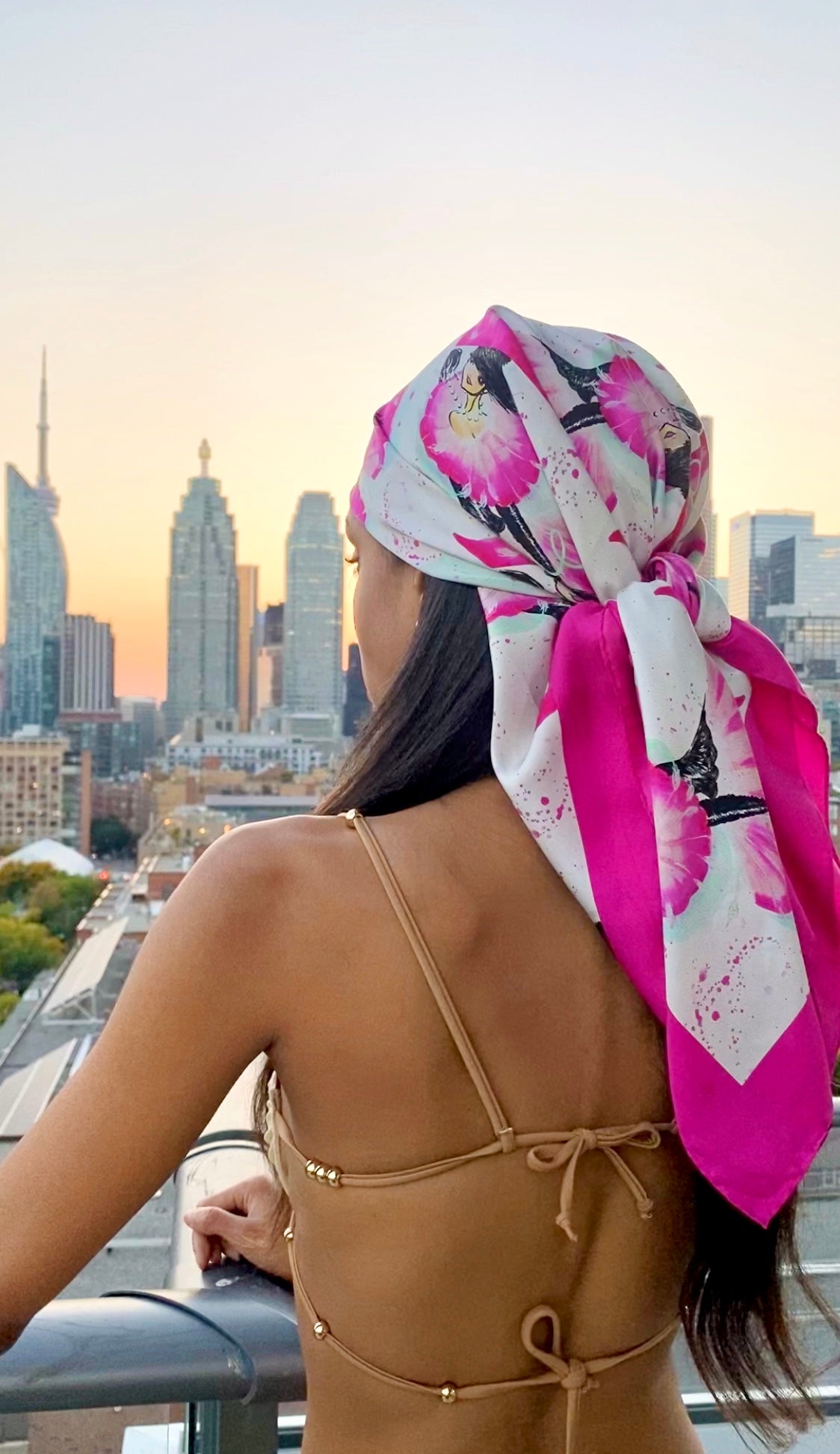 The "SWEET" Carré 100% mulberry silk scarf